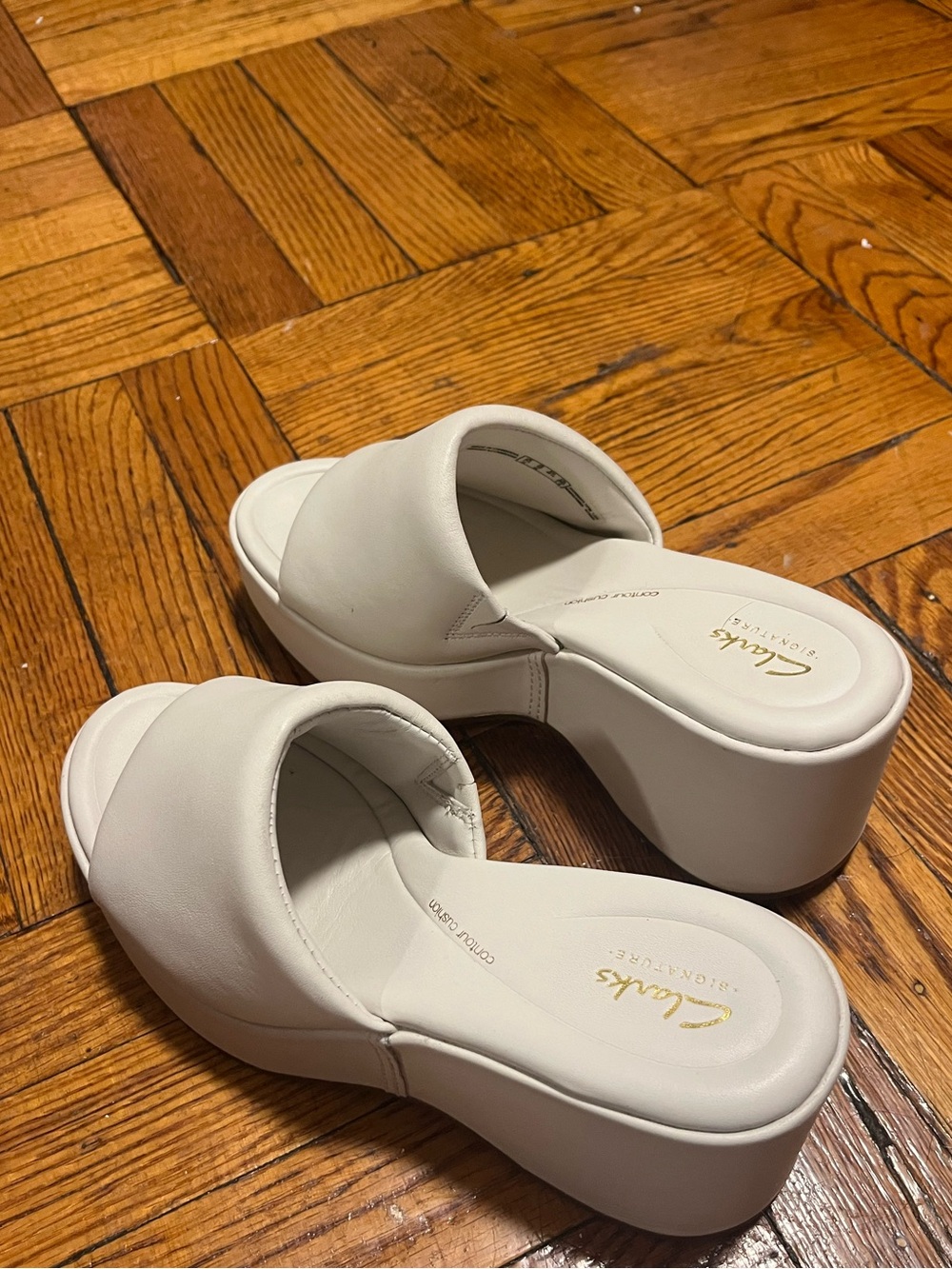 Clark’s Signature Manon Glide Off White Leather Wedges